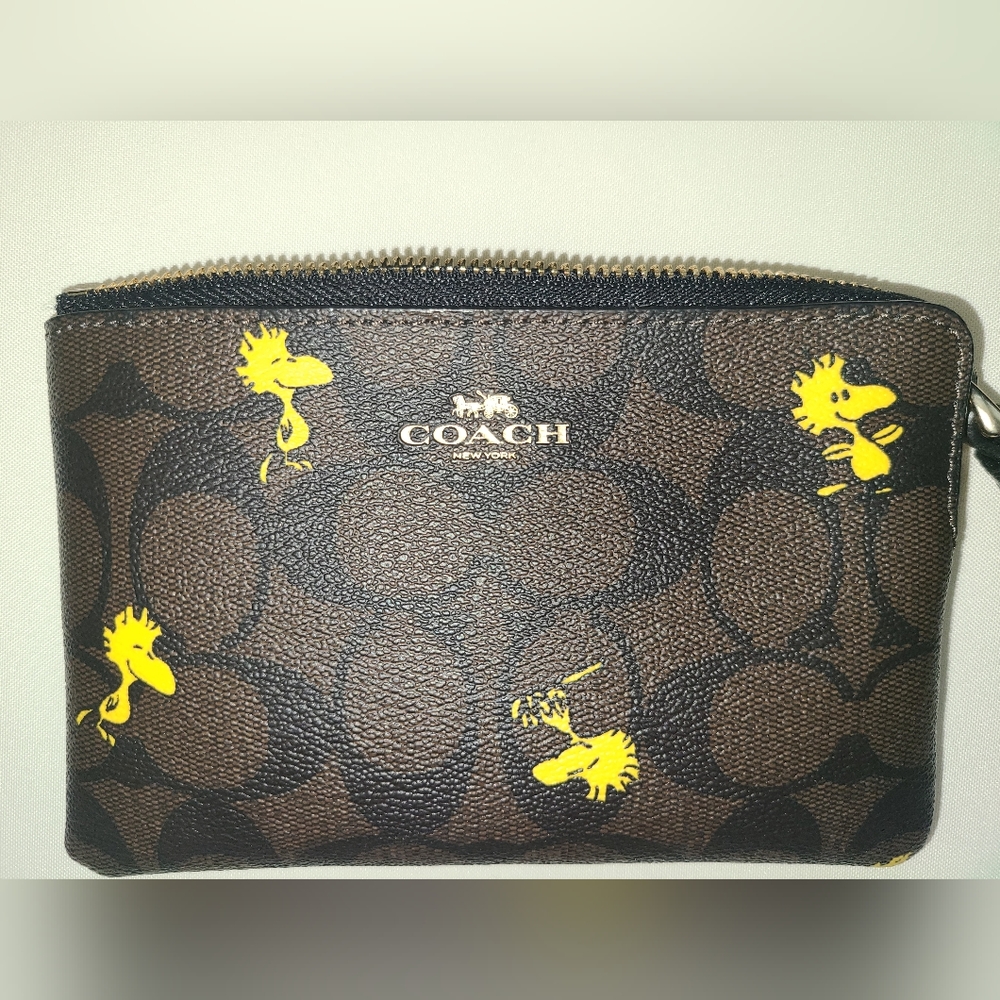 New Coach Peanuts Snoopy Woodstock  wristlet